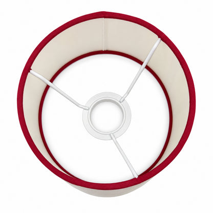 Met zijn chique combinatie van rood en crème voegt deze lampenkap een vrolijke toets toe aan elke ruimte.