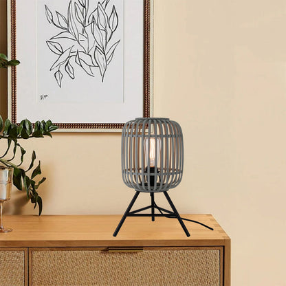 De grijze Woven tafellamp voegt een moderne touch toe aan je interieur. Perfect voor een gezellige sfeer in elke kamer.