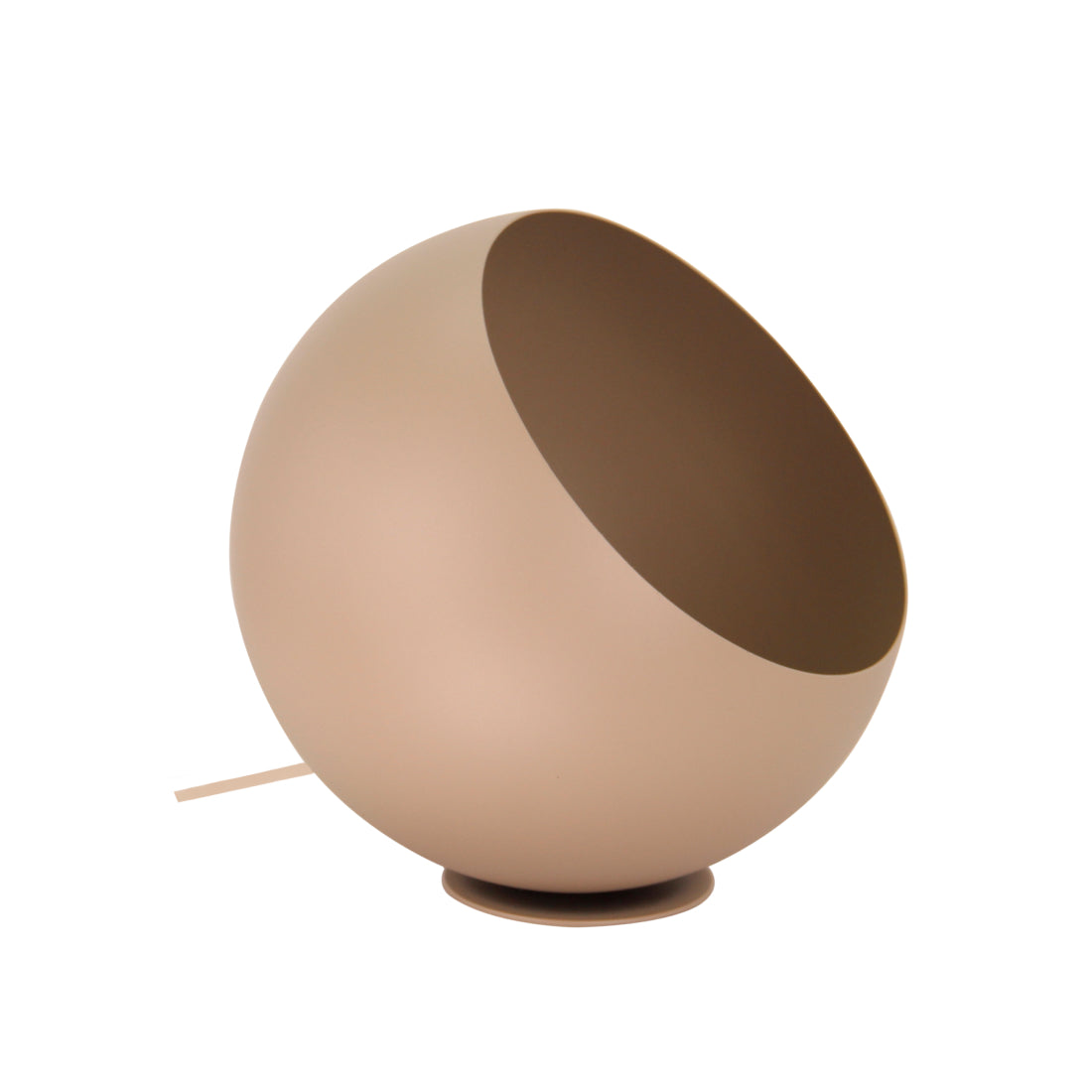 Detailfoto van de moderne crème tafellamp Occhio. Deze lamp voegt een warme, eigentijdse sfeer toe aan elke ruimte.