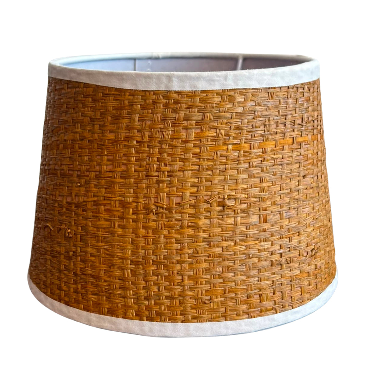 Deze lichtbruine jute lampenkap brengt een moderne toets in uw interieur. Perfect voor een warme, natuurlijke uitstraling.