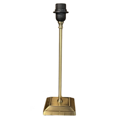 Deze bronzen lampenvoet heeft een klassieke uitstraling. Perfect voor een sfeervolle toevoeging aan je interieur.