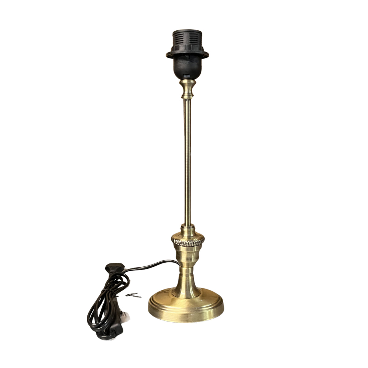 Deze klassieke lampenvoet in brons geeft een warme, elegante uitstraling aan elke ruimte. Perfect voor jouw unieke lamp.