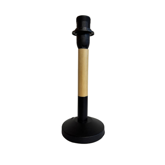 Deze naturel lampenvoet van 21 cm geeft een Scandinavische uitstraling aan je interieur.
