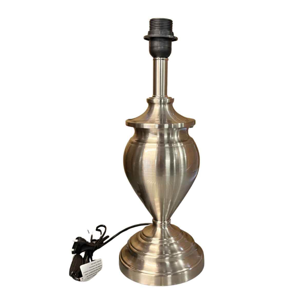 Detailweergave van de nikkelkleurige lampenvoet van 40,5 cm. Combineert elegantie met functionaliteit in uw interieur.