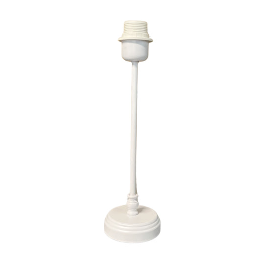Deze witte lampenvoet uit de Lampenfüẞe serie straalt eenvoud en stijl uit. Perfect voor elke interieurstijl.