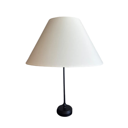Minimalistische lampenkap in crèmekleurig chintz. Perfect voor een tijdloze uitstraling in elke ruimte van je huis.