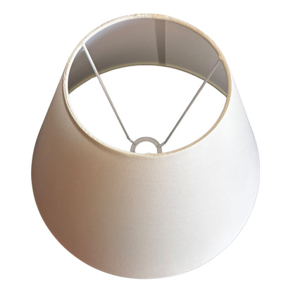 Minimalistische lampenkap in crèmekleurig chintz. Perfect voor een zachte uitstraling in elke kamer en veelzijdig in gebruik.