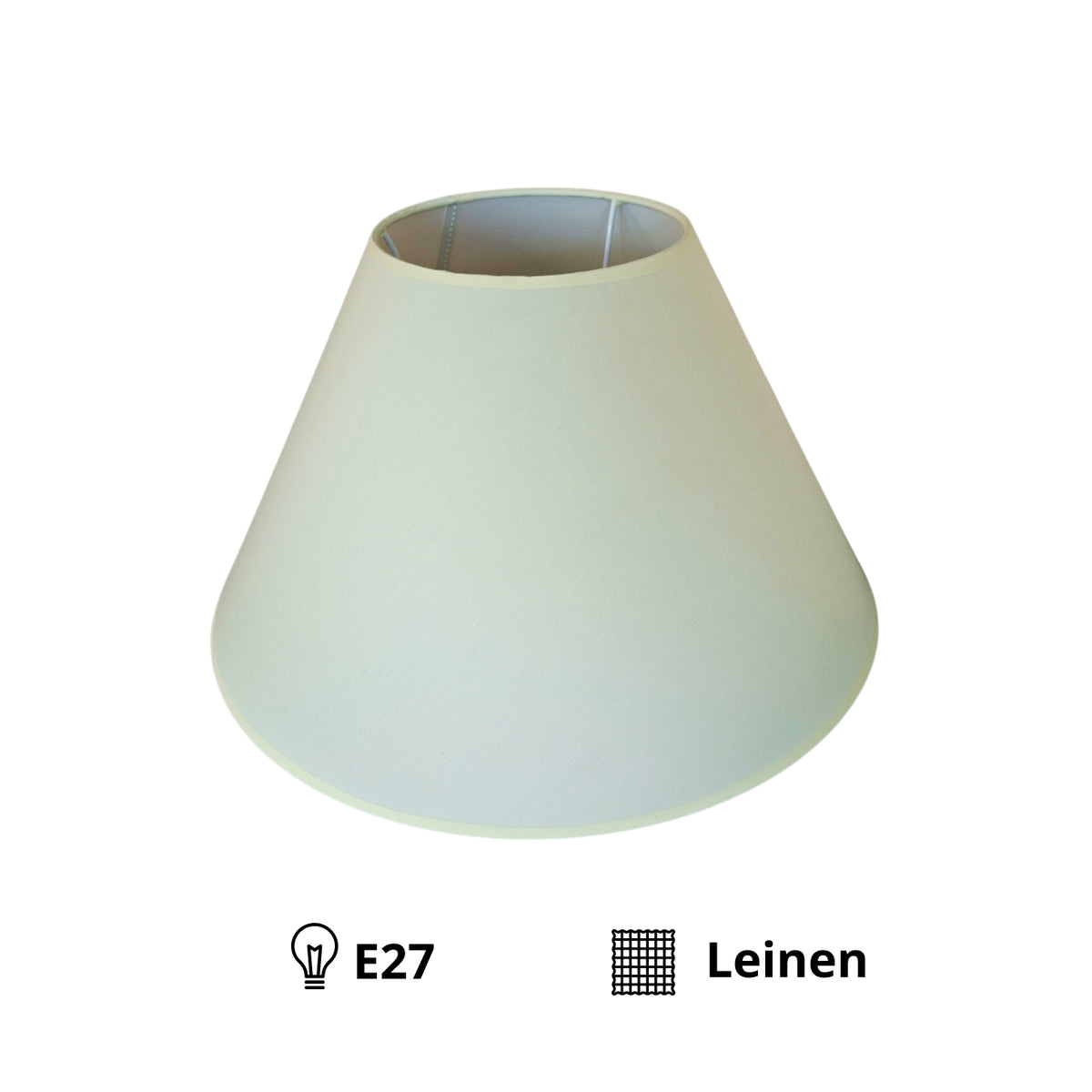 Elegante crèmekleurige lampenkap van chintz met een tijdloze uitstraling. Perfect voor een sfeervolle en warme ambiance.