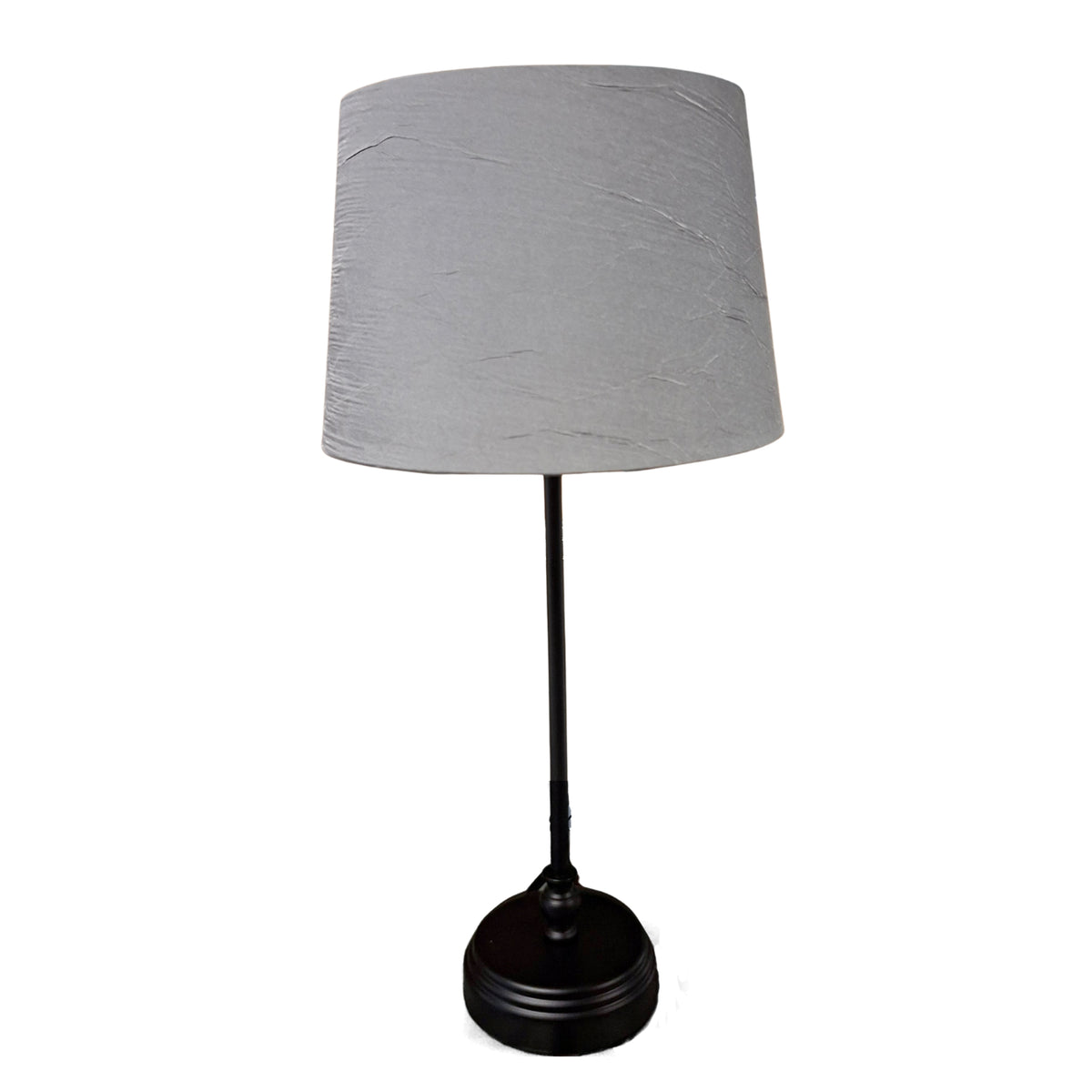 Deze moderne grijze lampenkap geeft een eigentijdse uitstraling aan je interieur. Perfect voor een sfeervolle verlichting.
