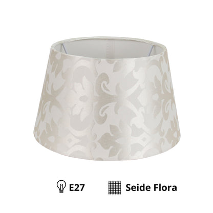 Deze beige lampenkap met gouden accent straalt elegantie uit. Een perfecte aanvulling voor sfeervolle interieurprojecten.