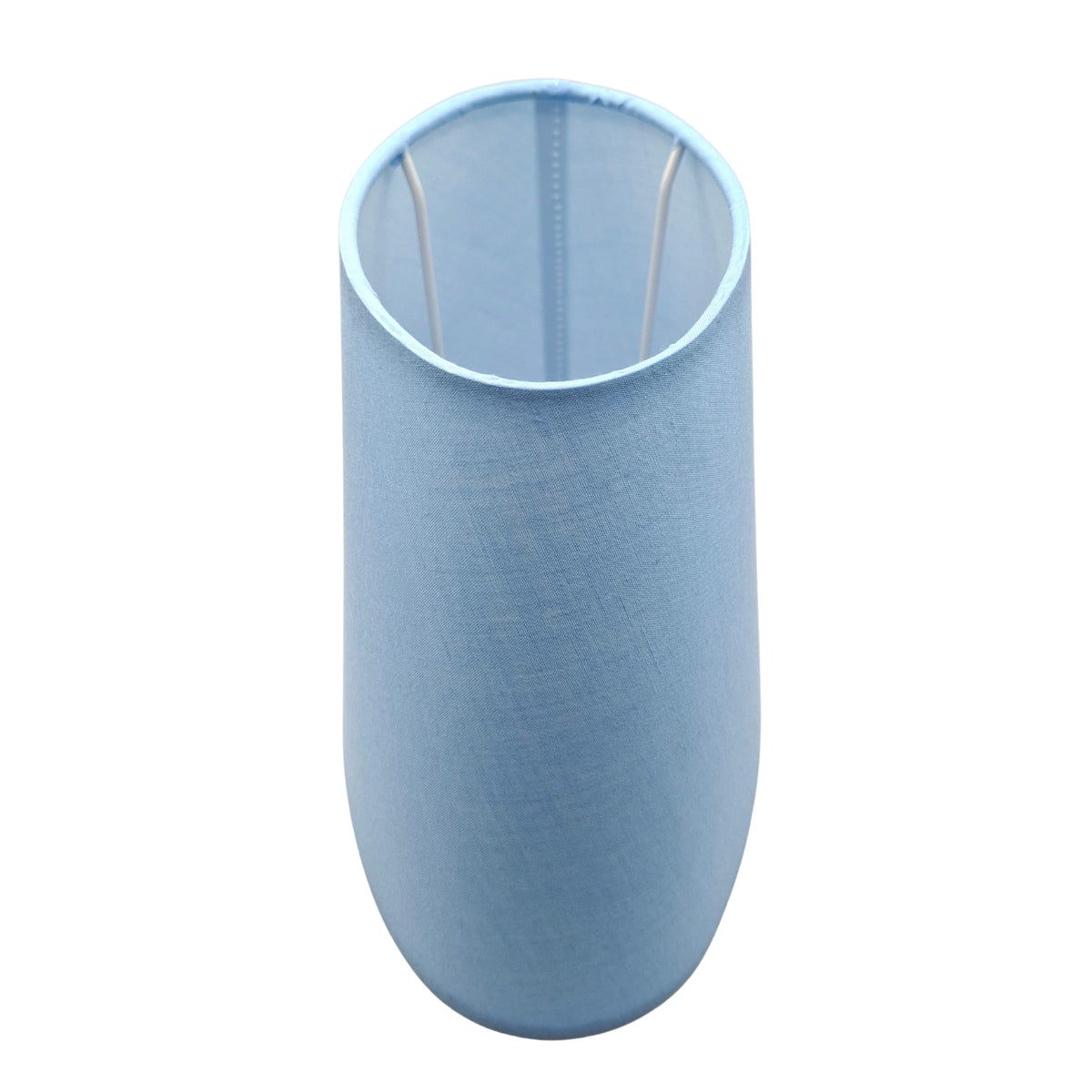 Deze moderne lampenkap in prachtig blauw voegt een frisse touch toe aan je interieur. Perfect voor sfeervolle verlichting!