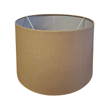 Deze elegante lampenkap in bruin katoen voegt een warme sfeer toe aan elke ruimte. Perfect voor sfeervolle verlichting!