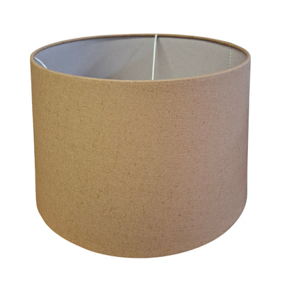 Deze elegante lampenkap in bruin katoen voegt warmte en sfeer toe aan jouw interieur. Perfect voor een gezellige ambiance.