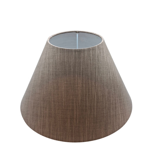 Minimalistische bruine lampenkap van chintz voor een warme ambiance. Perfect voor een eenvoudige maar stijlvolle inrichting.
