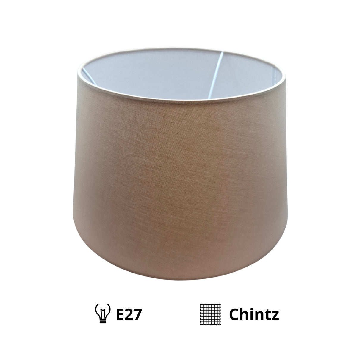 Deze cappuccino lampenkap geeft een warme, minimalistische uitstraling aan je interieur.