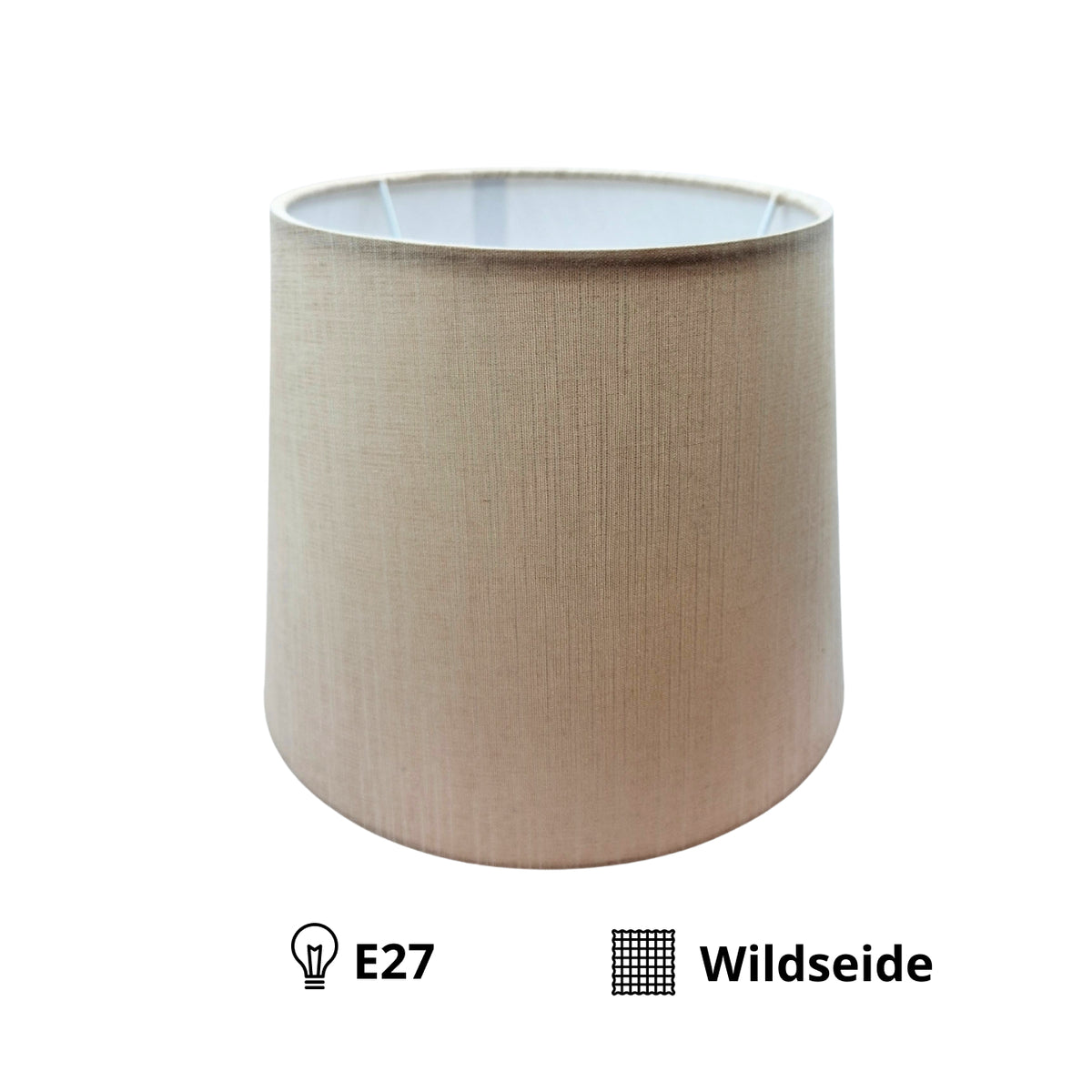 Met een zachte crèmekleurige tint voegt deze lampenkap een warme ambiance toe aan je interieur.