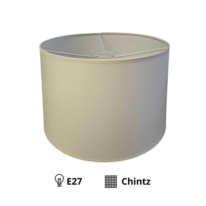 Deze crèmekleurige lampenkap brengt een moderne charme in iedere ruimte. Perfect voor een sfeervolle verlichting.