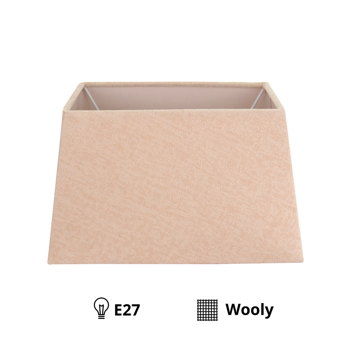 Een gedetailleerde blik op de crèmekleurige lampenkap. Deze stijlvol afgewerkte kap brengt warmte in je interieur.