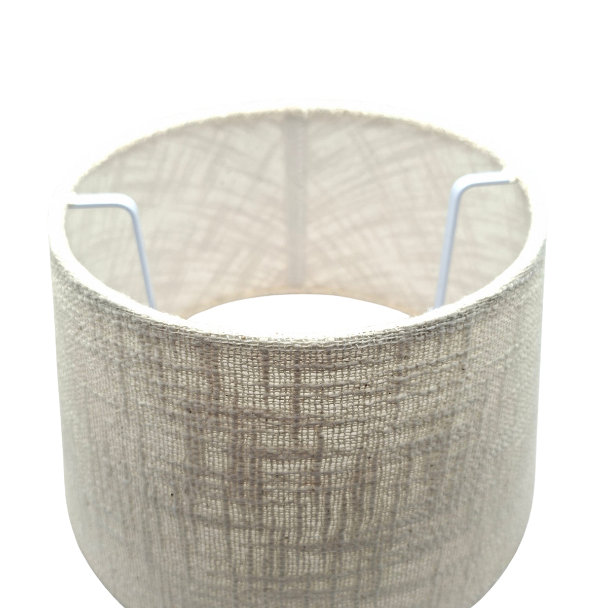 Creme lampenkap uit de Lampenschirme serie voegt een warme, moderne uitstraling toe aan je interieur.