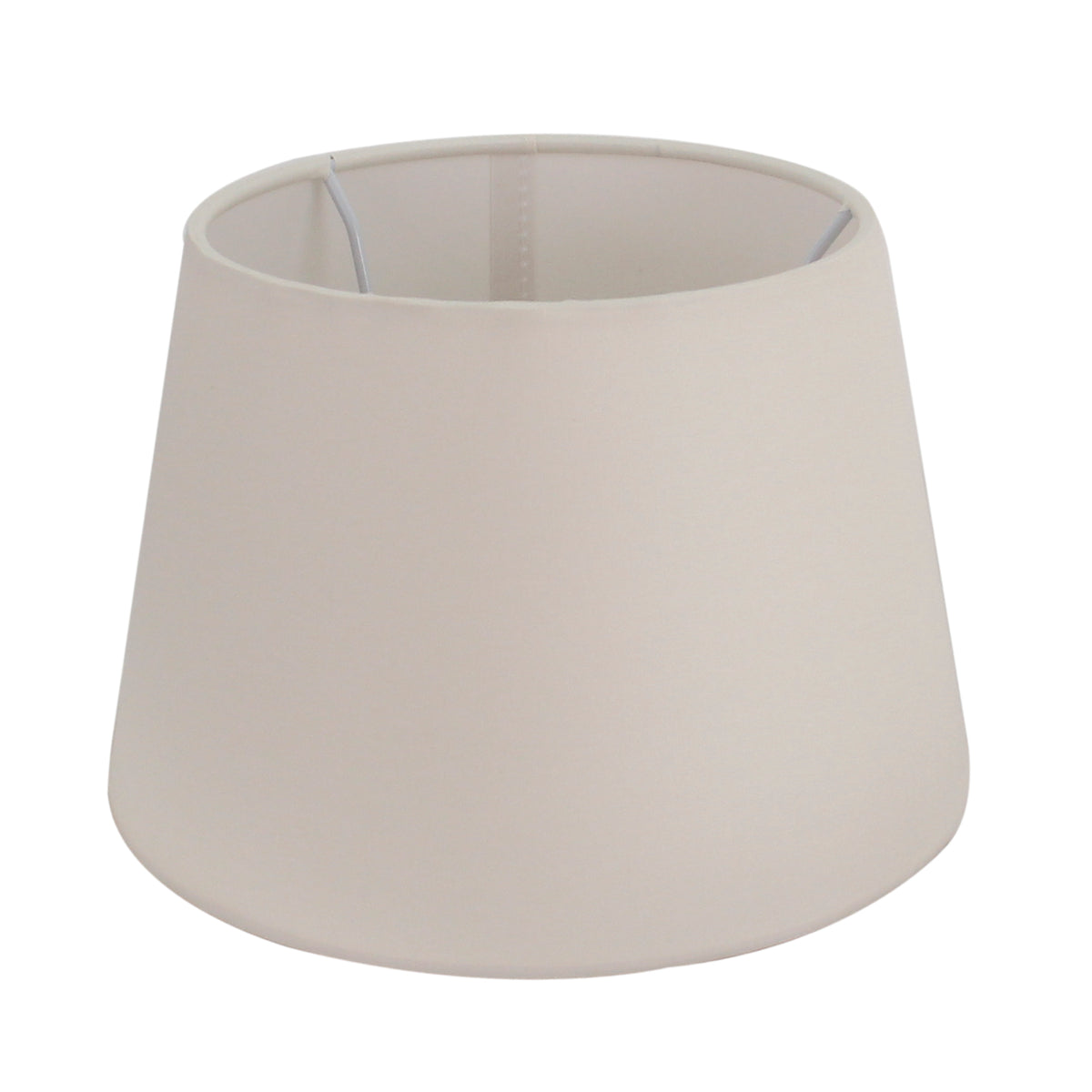 Deze moderne lampenkap in crème voegt een chique touch toe aan je interieur. Perfect voor sfeervolle verlichting!