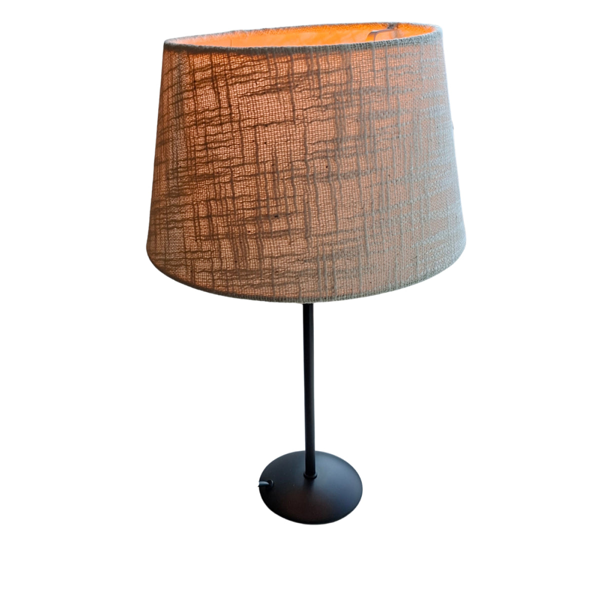 Moderne lampenkap in crème wol voor een warme, uitnodigende uitstraling. Perfect voor een sfeervolle eyecatcher in huis.
