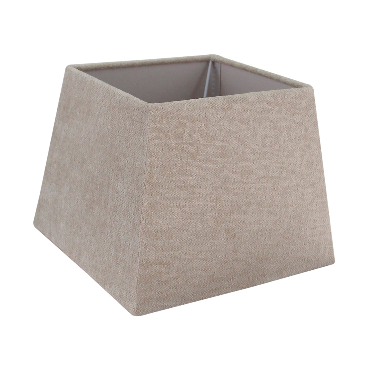 Deze crèmekleurige lampenkap voegt een warme, uitnodigende sfeer toe aan elke ruimte. Perfect voor sfeervolle verlichting.