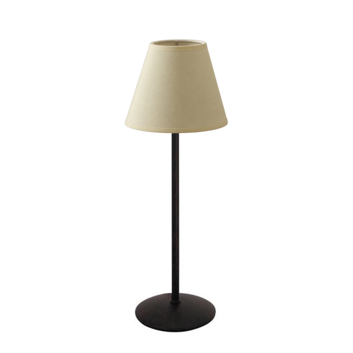 Met een minimalistisch ontwerp geeft deze crèmekleurige lampenkap een tijdloze uitstraling aan elke kamer.