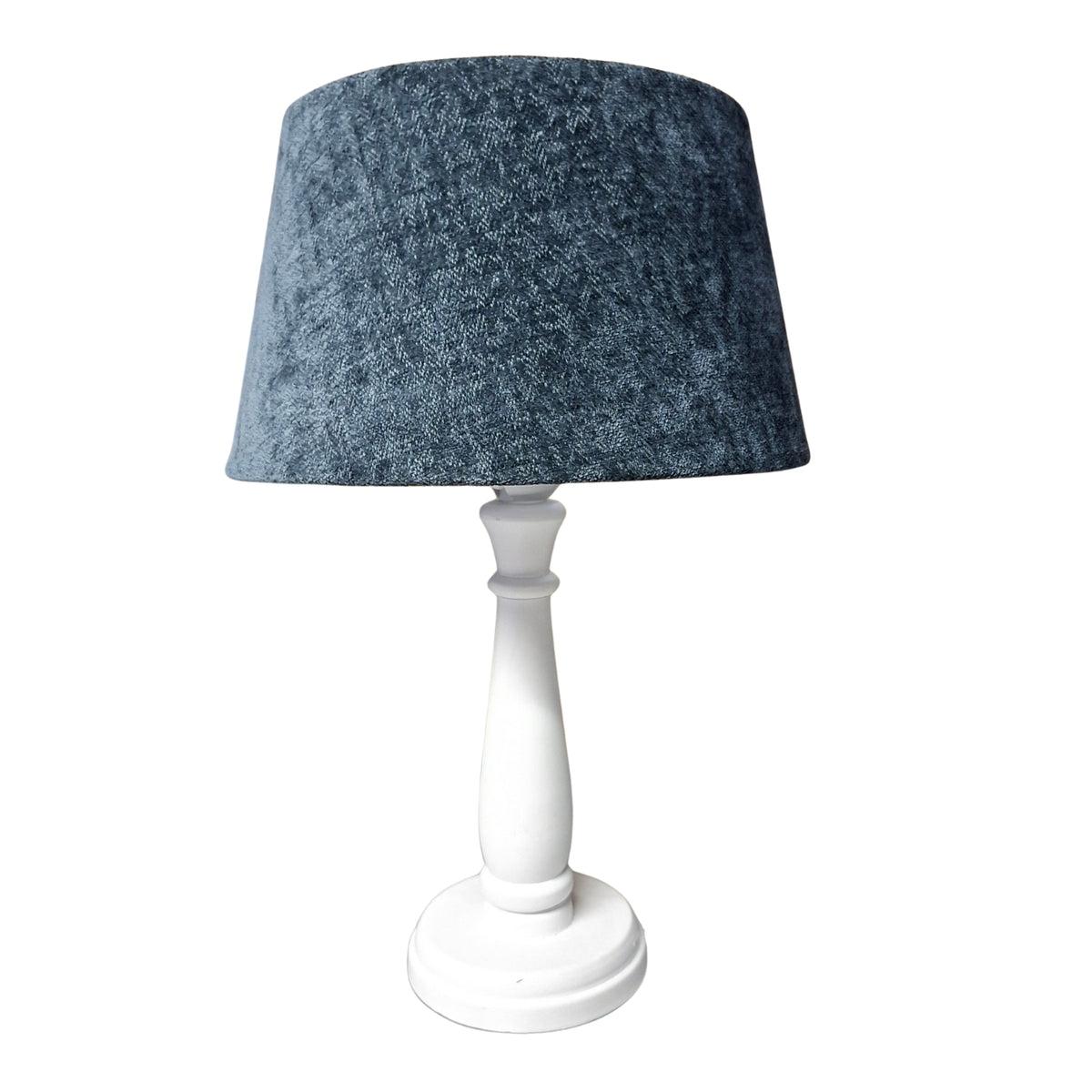Strakke, donkergrijze lampenkap van wol met een minimalistisch design. Perfect voor een moderne en sfeervolle uitstraling.