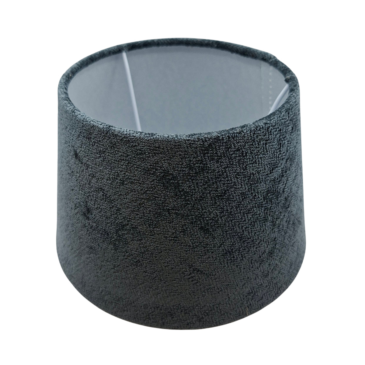 Moderne grijze lampenkap van wol, perfect voor een eigentijdse uitstraling. Verhoogt de sfeer in elke kamer moeiteloos.