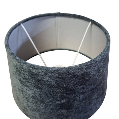 Donkergrijze lampenkap van wol voor een moderne uitstraling. Perfect voor een minimalistische inrichting in elk interieur.