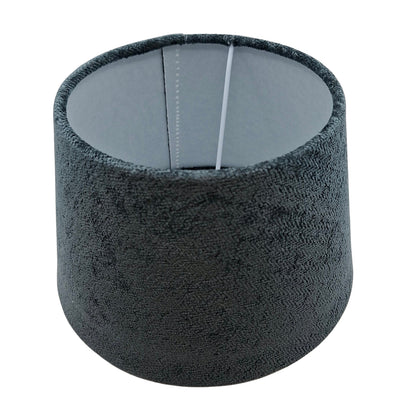 Moderne grijze lampenkap van wol, perfect voor een sfeervolle uitstraling in elke kamer.