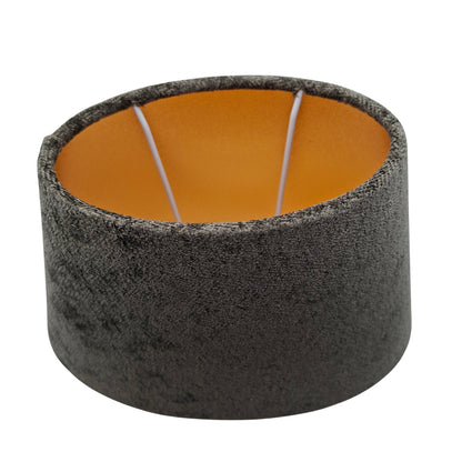 Moderne lampenkap in antraciet met een gouden binnenkant. Een luxe uitstraling voor elke sfeervolle ruimte.