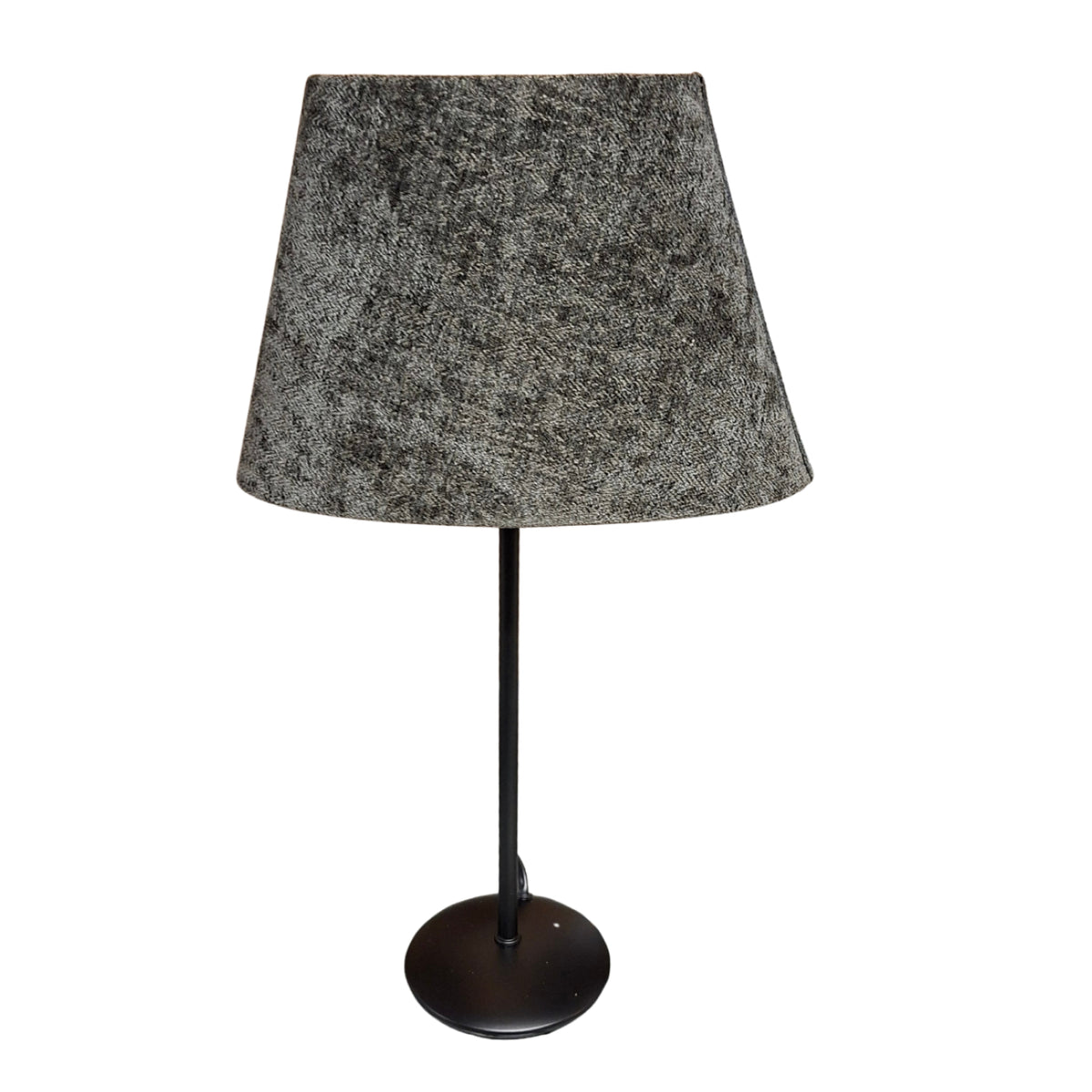 Deze antraciet/gouden lampenkap van velvet geeft een luxe uitstraling.