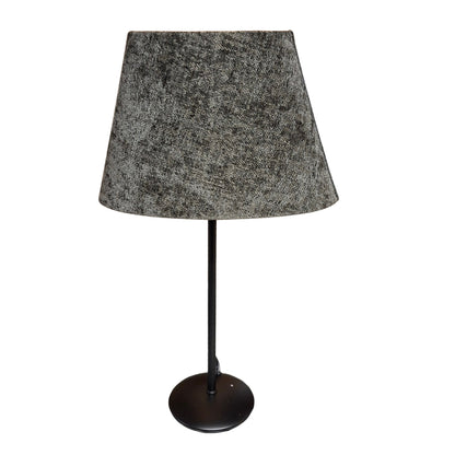 Deze antraciet/gouden lampenkap van velvet geeft een luxe uitstraling.