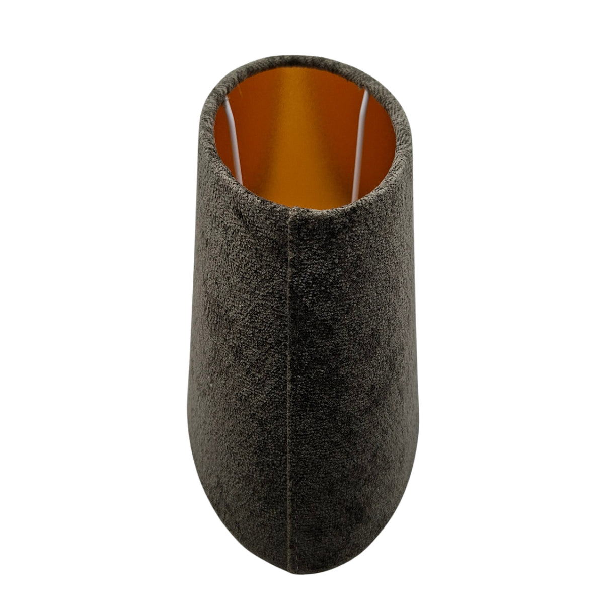 Deze moderne lampenkap in antraciet met goud geeft elke ruimte een luxe uitstraling. Perfect voor sfeervolle verlichting.