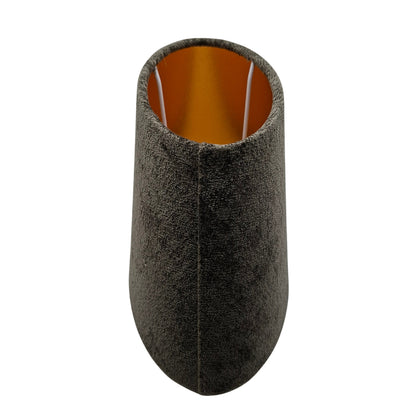 Deze moderne lampenkap in antraciet met goud geeft elke ruimte een luxe uitstraling. Perfect voor sfeervolle verlichting.