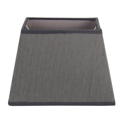 Deze moderne grijze lampenkap voegt een eigentijdse flair toe aan je interieur.