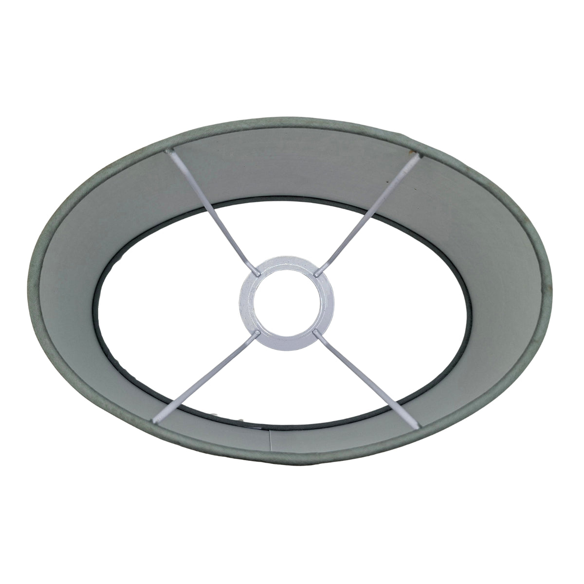 Deze grijze lampenkap van katoen voegt een moderne touch toe aan je interieur. Perfect voor een sfeervolle verlichting.