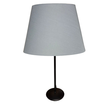 Deze grijze lampenkap van chintz voegt een verfijnde touch toe aan jouw interieur. Perfect voor een warme sfeer.