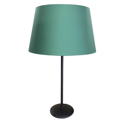Deze moderne groene lampenkap voegt een frisse uitstraling toe aan jouw interieur. Perfect voor sfeervolle verlichting.