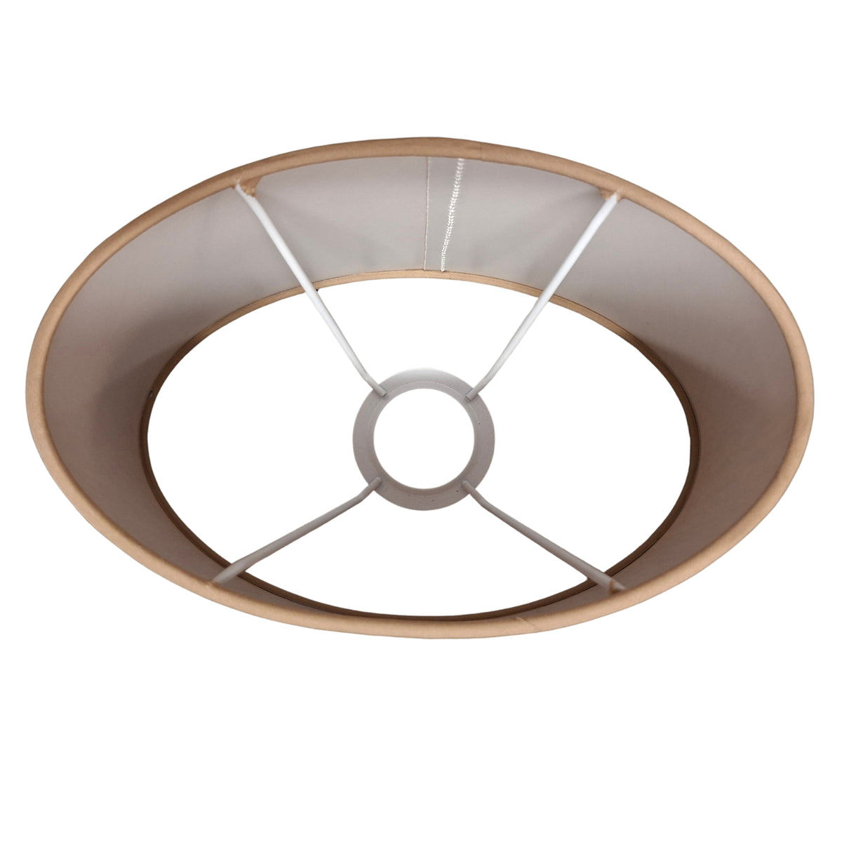Verander de sfeer met deze lichtbruine lampenkap van katoen. Perfect voor een warme, gezellige uitstraling in elke ruimte.