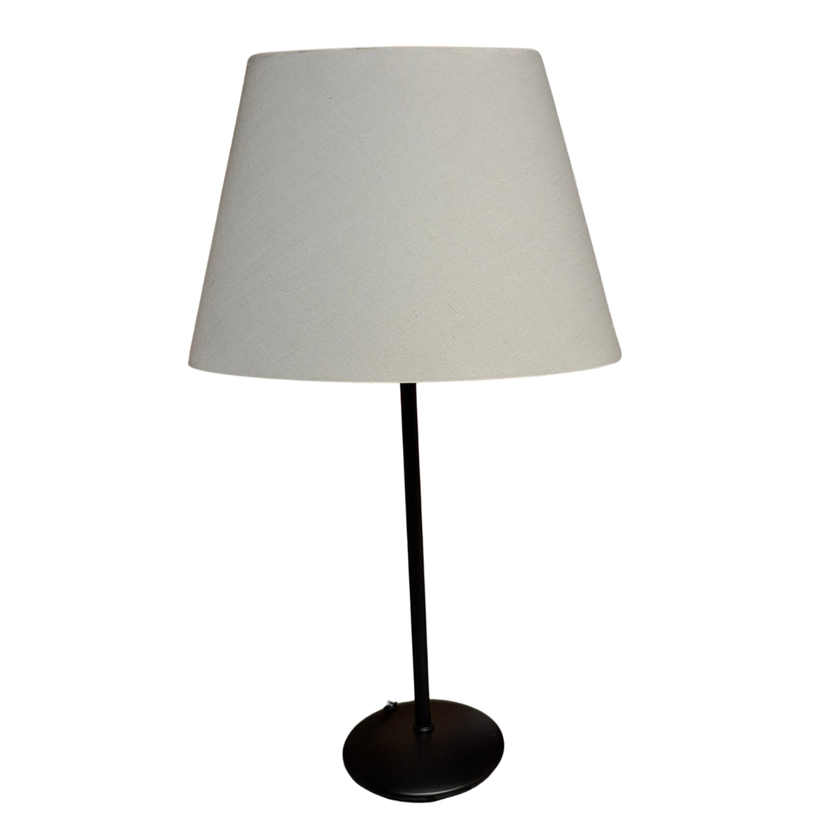 De lichtgrijze lampenkap van chintz geeft een zachte uitstraling aan je interieur. Perfect voor een sfeervolle ambiance.