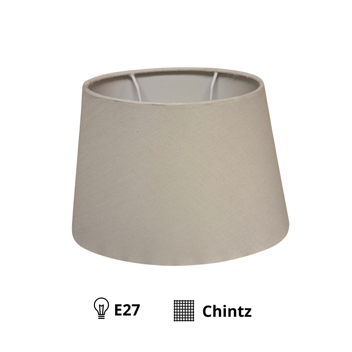 Lichtgrijze lampenkap van chintz met een stijlvolle uitstraling. Perfect voor een warme sfeer in elke kamer.