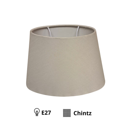 Lichtgrijze lampenkap van chintz met een stijlvolle uitstraling. Perfect voor een warme sfeer in elke kamer.