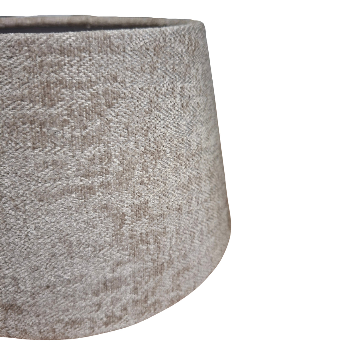 Licht taupe lampenkap van wol in een modern, minimalistisch design. Perfect voor een sfeervolle ambiance in elke ruimte.