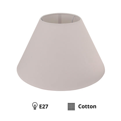 De witte lampenkap uit de Lampenschirme serie straalt eenvoud en elegantie uit. Perfect voor een frisse, moderne uitstraling.