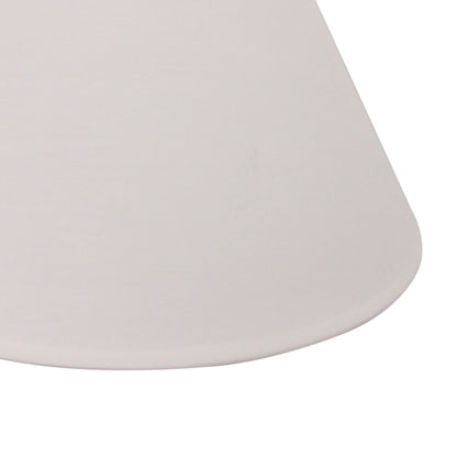 Lichtgewicht witte lampenkap van chintz voor een verfijnde uitstraling. Perfect voor elke stijlvolle interieursetting.