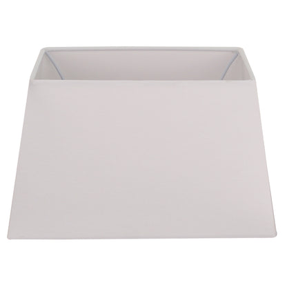 Deze witte lampenkap uit de Lampenschirme serie voegt een frisse uitstraling toe aan je interieur. Ideaal voor elke ruimte.