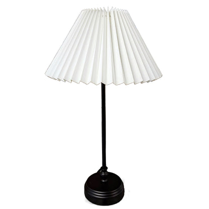 Tijdloze witte lampenkap van chintz, perfect voor een elegant interieur. Geef je verlichting een frisse uitstraling.