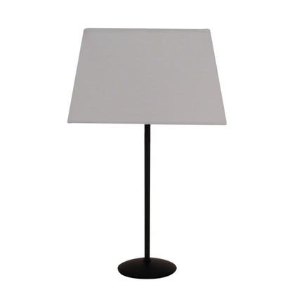 Deze witte lampenkap geeft een frisse uitstraling aan elke kamer. Perfect voor het creëren van een warme sfeer.
